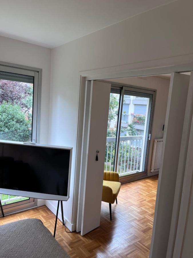 Suite 2 Pieces Sur Jardin Paris Exterior photo